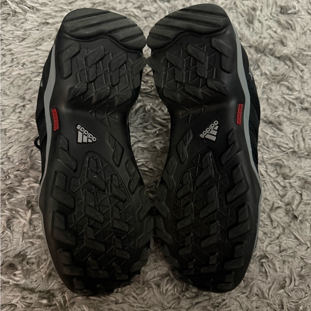 Adidas Terrex Black Outdoor Shoes boys size 1 NWB - Picture 4 of 4